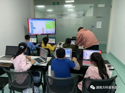 機(jī)器人編程教育 讓孩子在科技浪潮中搶占先機(jī)